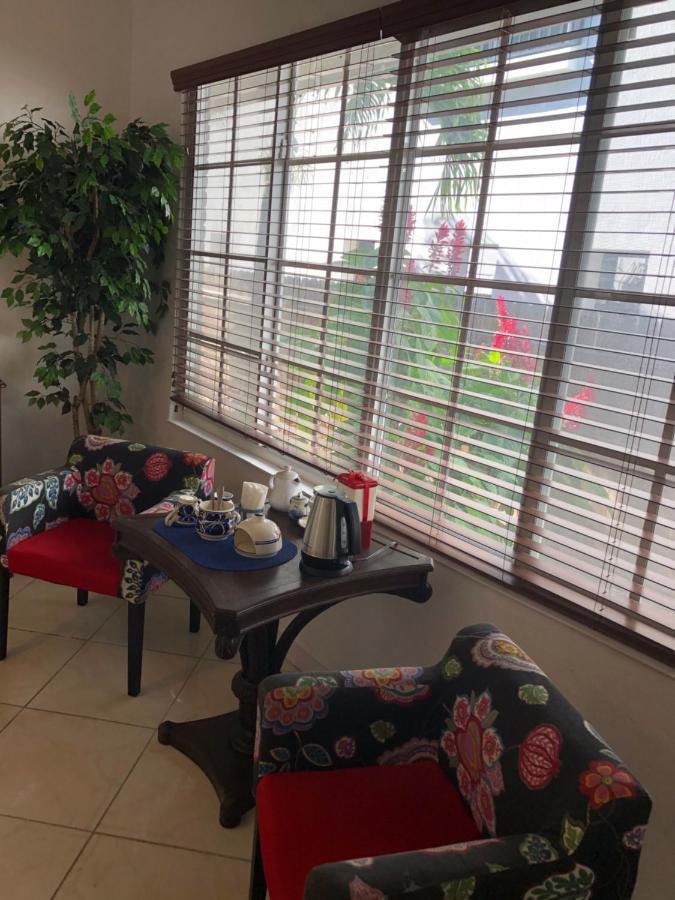 Private Room In The Heart Of Calle Ocho Маями Екстериор снимка