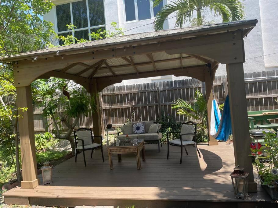 Private Room In The Heart Of Calle Ocho Маями Екстериор снимка